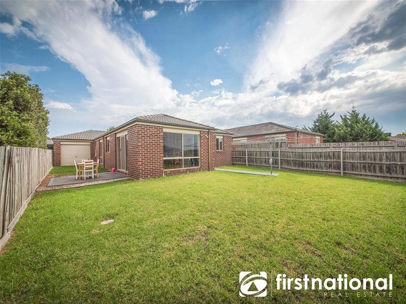 17 Glenora Way, Hampton Park VIC 3976