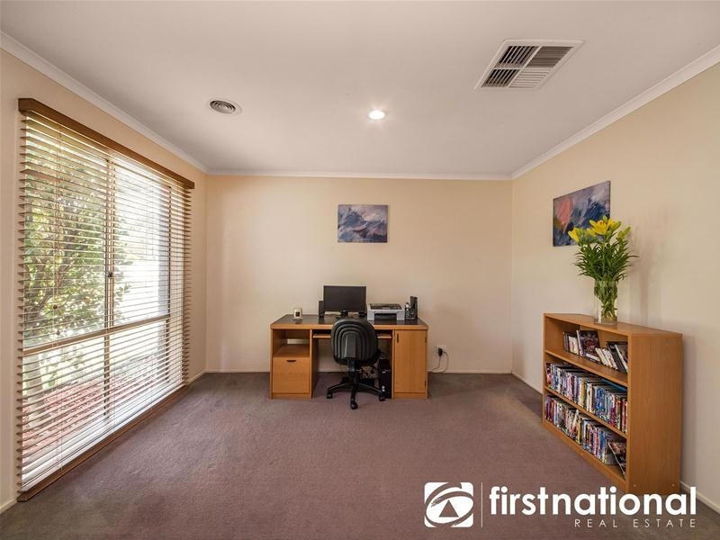 15 Blandford Crescent, Narre Warren South VIC 3805