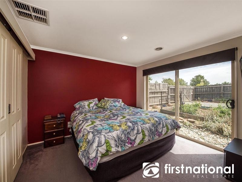 15 Blandford Crescent, Narre Warren South VIC 3805