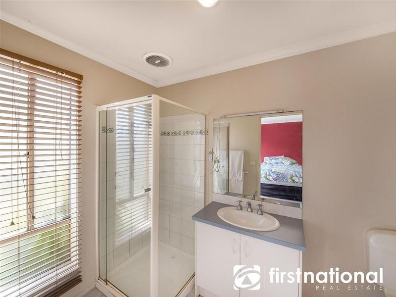 15 Blandford Crescent, Narre Warren South VIC 3805