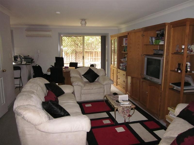 2/24 Girraween Road, Girraween NSW 2145