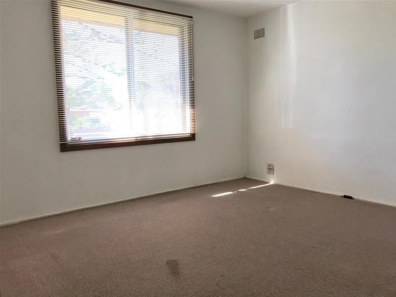 10 Bega Street, Pendle Hill NSW 2145