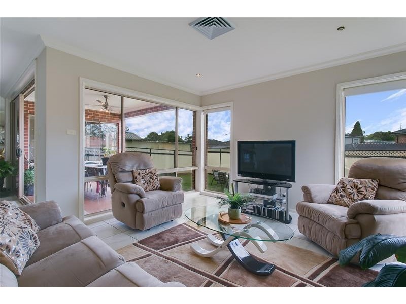 6 Valda Street, Merrylands West NSW 2160