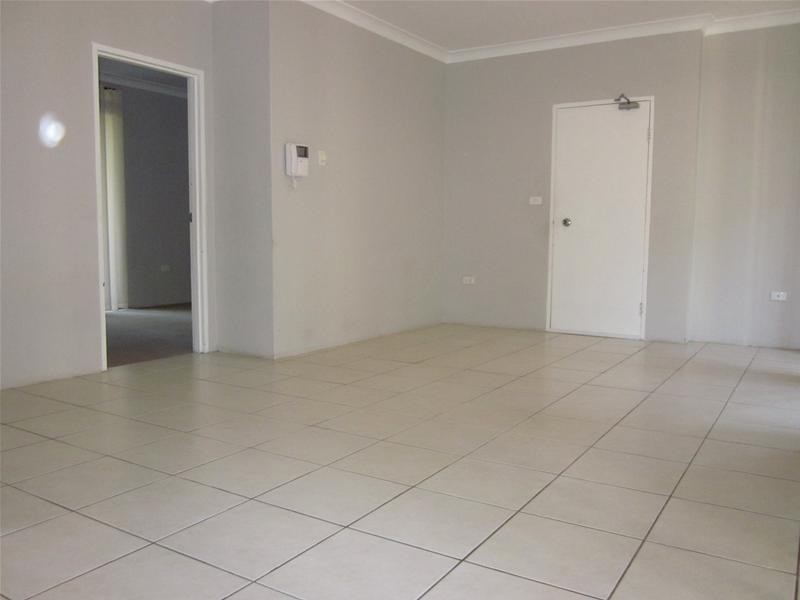 2/170 Bridge Road, Westmead NSW 2145