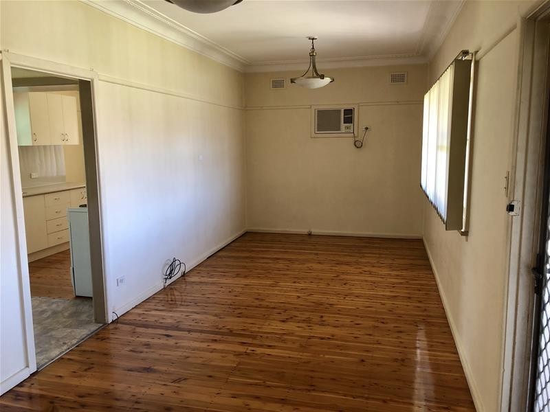 10 Highland Avenue, Toongabbie NSW 2146