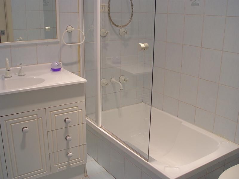 10 Highland Avenue, Toongabbie NSW 2146