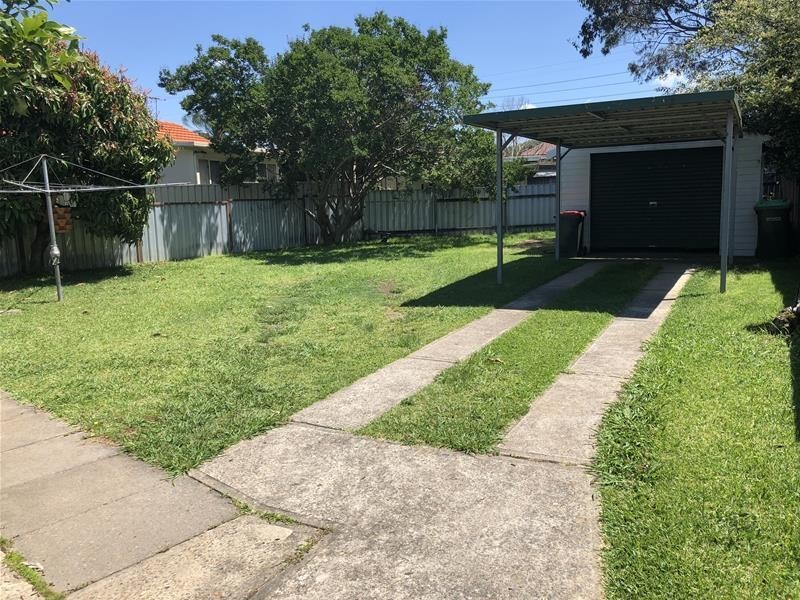 10 Highland Avenue, Toongabbie NSW 2146