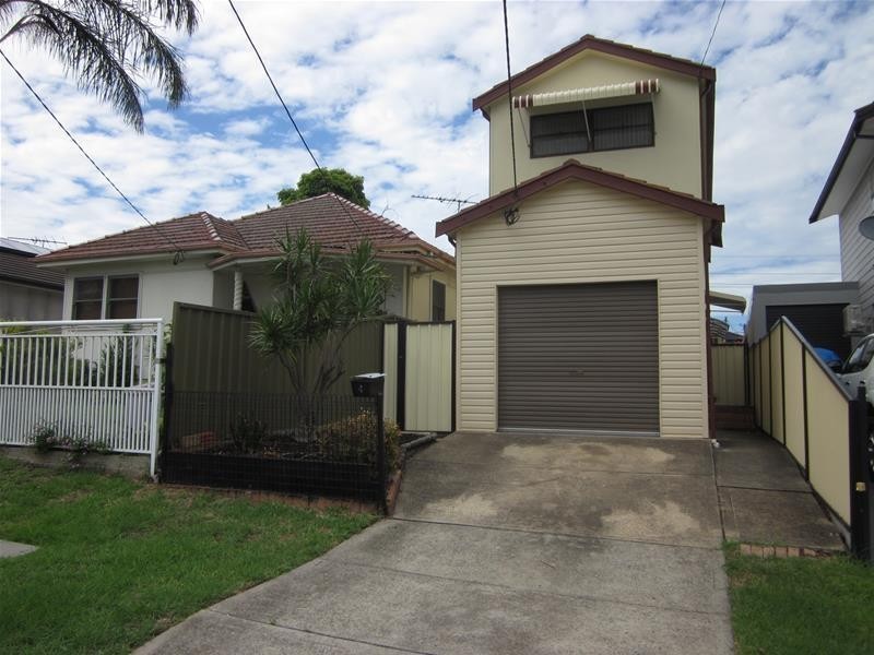 4 Warialda Street, Merrylands NSW 2160