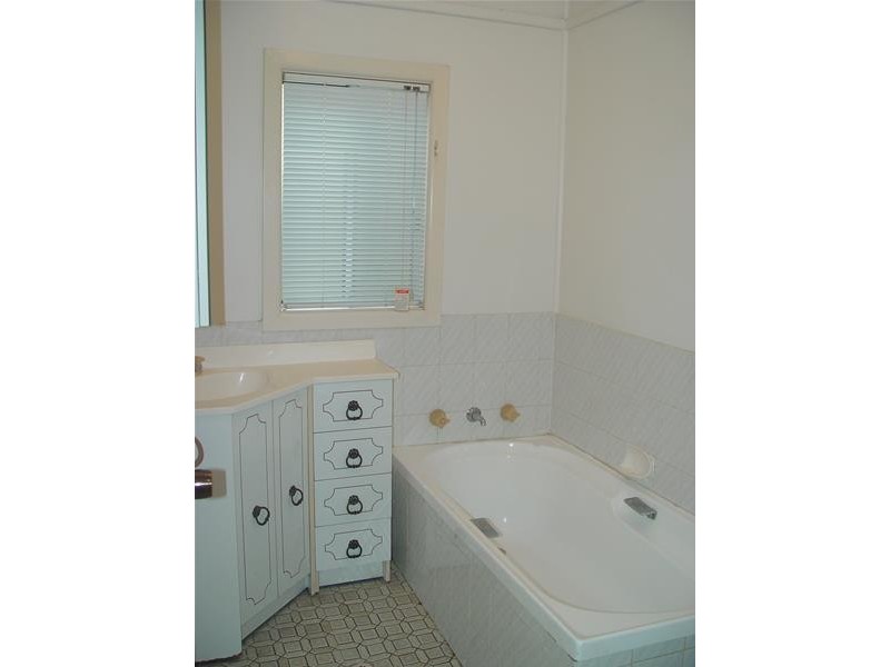 4 Warialda Street, Merrylands NSW 2160