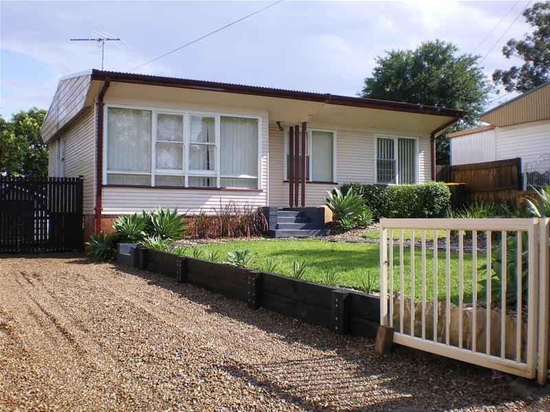 14 Noakes Parade, Lalor Park NSW 2147