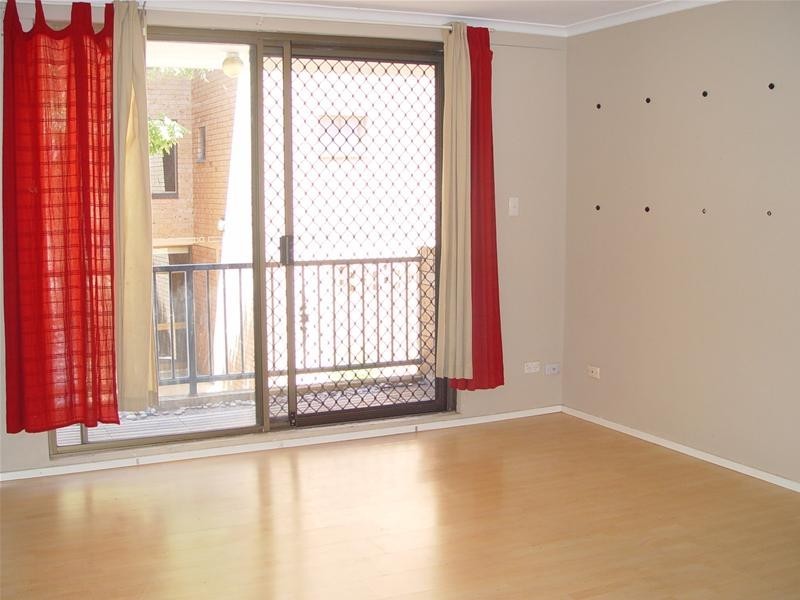 4/7 Griffiths Street, Blacktown NSW 2148