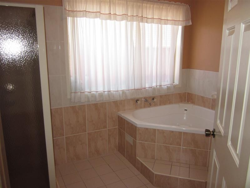 16 Burns Close, Rooty Hill NSW 2766