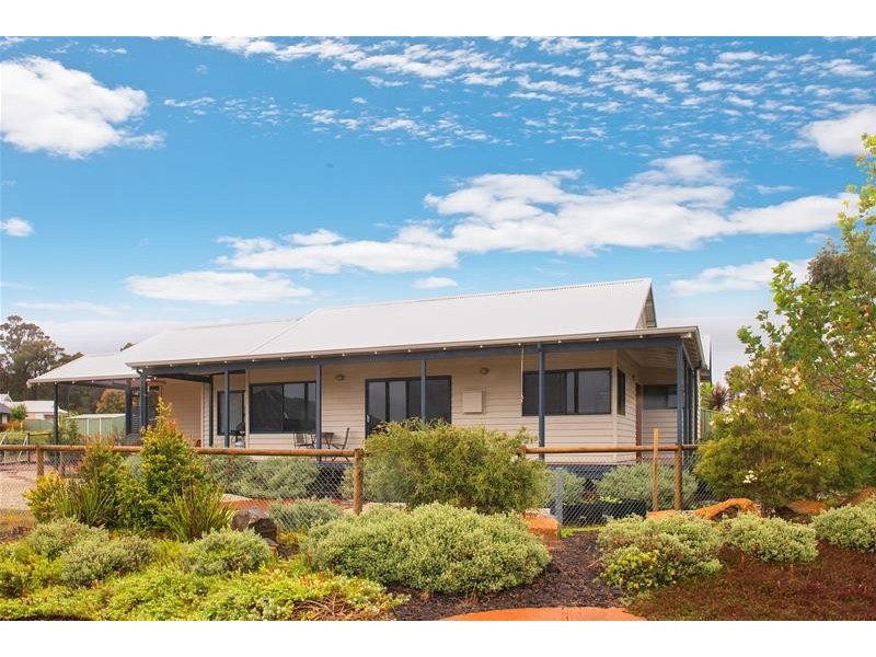 83 Brookfield Avenue, Margaret River WA 6285