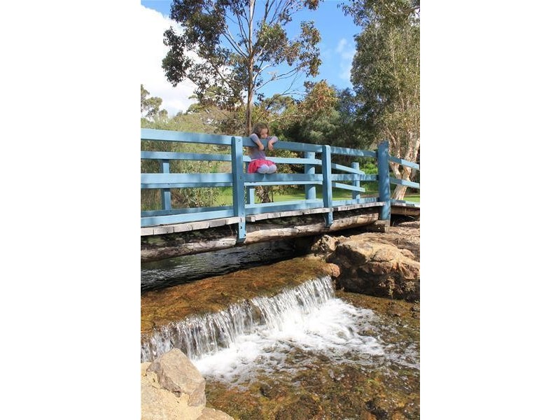 8 Goodenia Street, Margaret River WA 6285