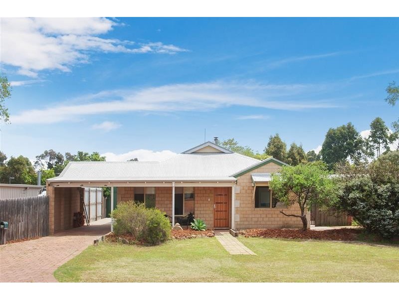 6a Lesalan Place, Margaret River WA 6285