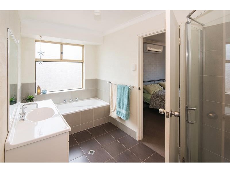 6a Lesalan Place, Margaret River WA 6285