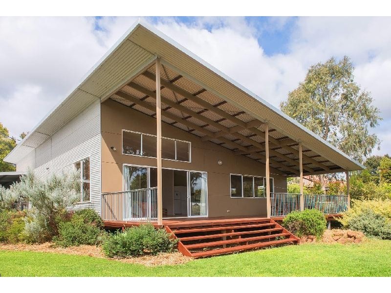 3 Waverley Road, Cowaramup WA 6284