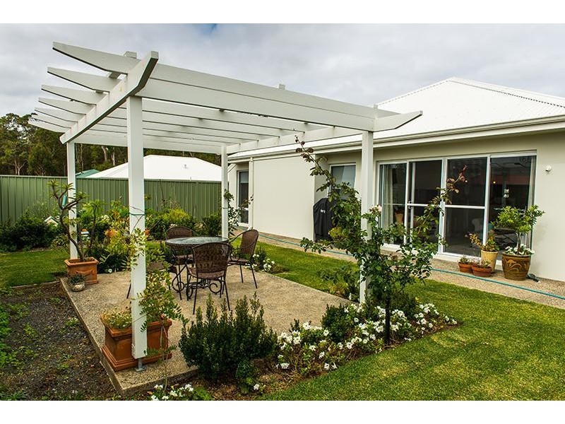 8 Tamarix Crescent, Margaret River WA 6285