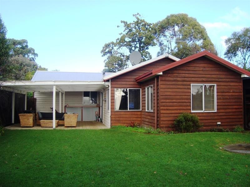 19 Memorial Drive, Cowaramup WA 6284