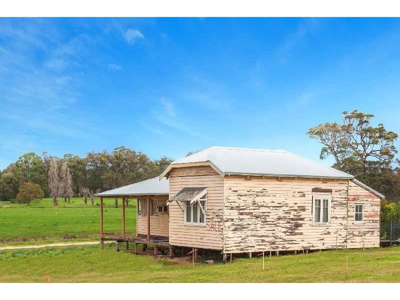 8 Charles Hine Avenue, Margaret River WA 6285