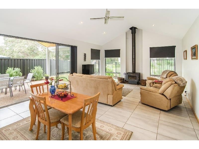 4 Abberton Lane, Cowaramup WA 6284