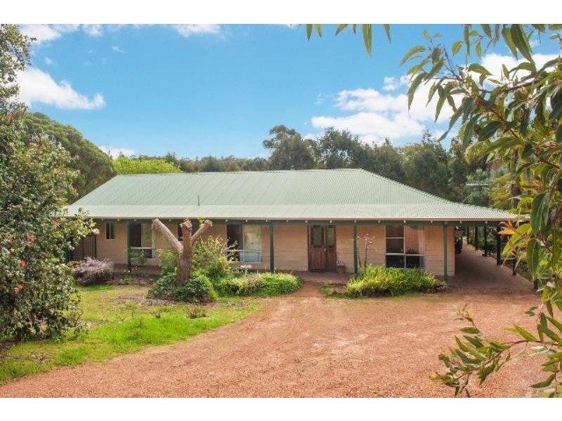 17 Duggan Drive, Cowaramup WA 6284