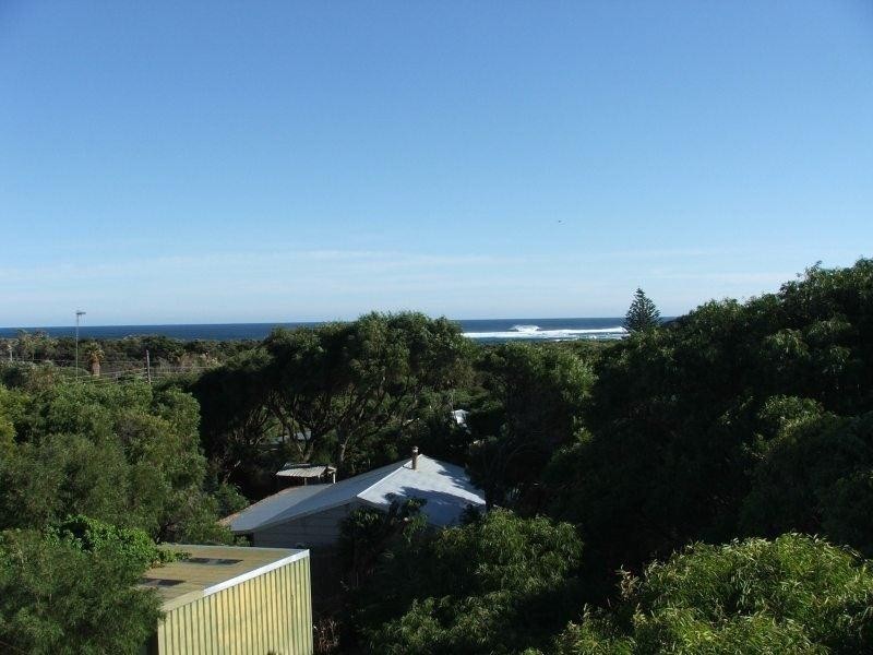 16A Wooredah Crescent, Prevelly WA 6285