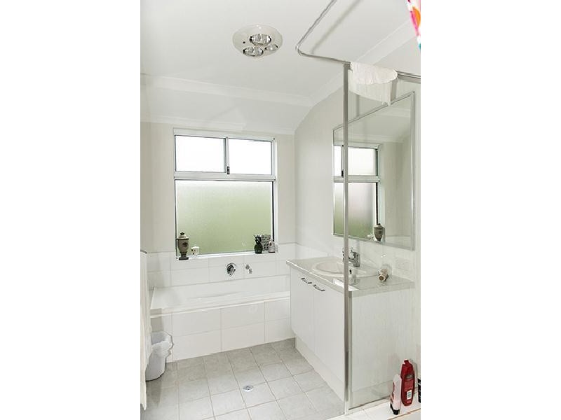 8 Tamarix Crescent, Margaret River WA 6285