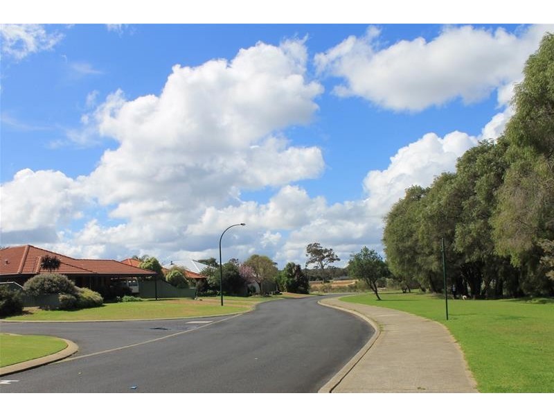 24 Leschenaultia Avenue, Margaret River WA 6285