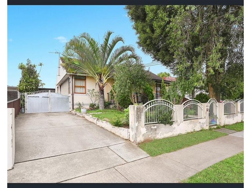 313 waterloo Road, Greenacre NSW 2190