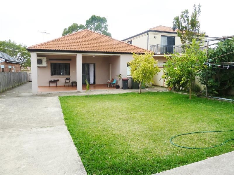 14 Mimosa Road, Greenacre NSW 2190