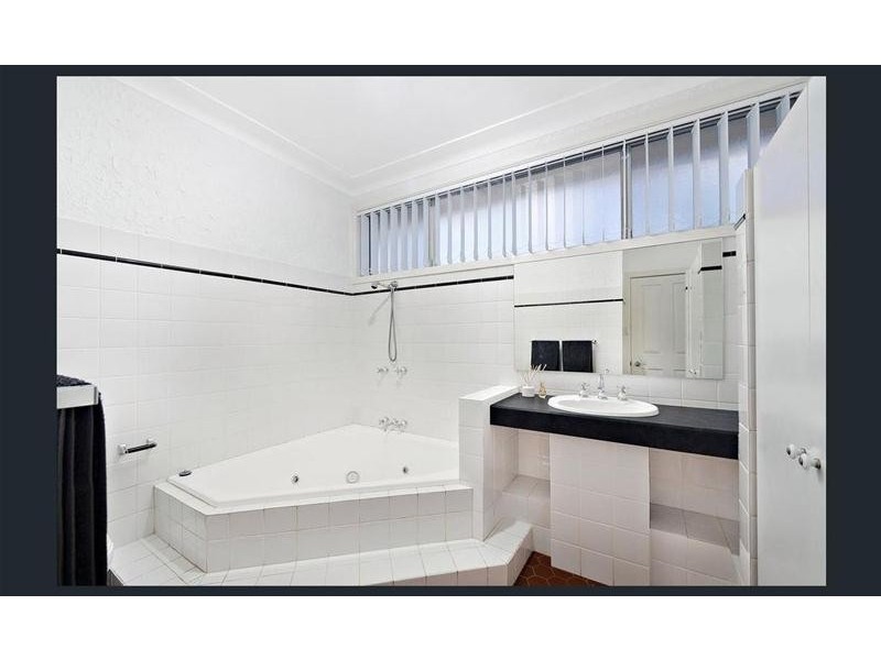 33 lauma Avenue, Greenacre NSW 2190