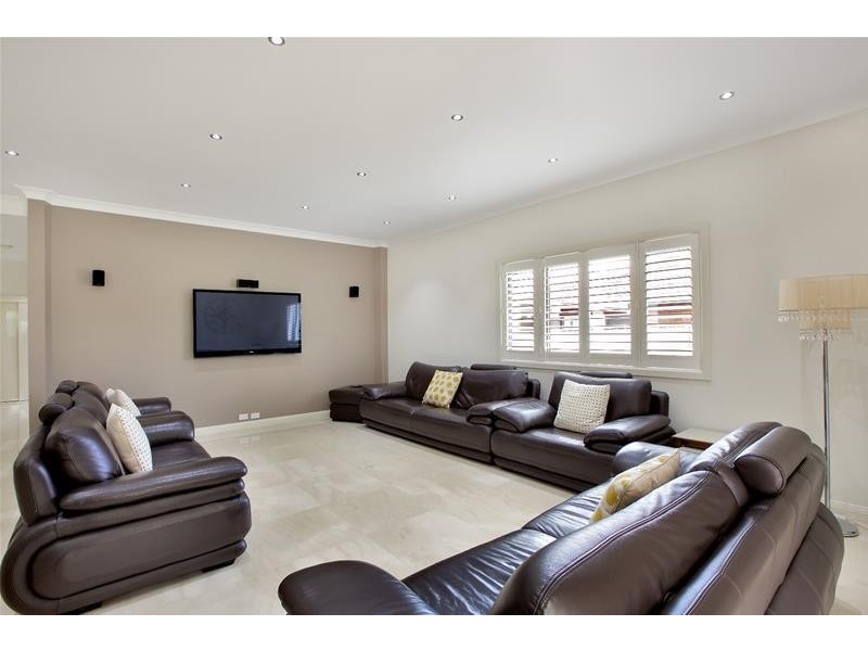 3 Miowera Avenue, Carss Park NSW 2221