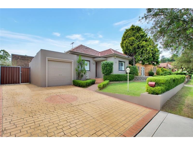 3 Miowera Avenue, Carss Park NSW 2221