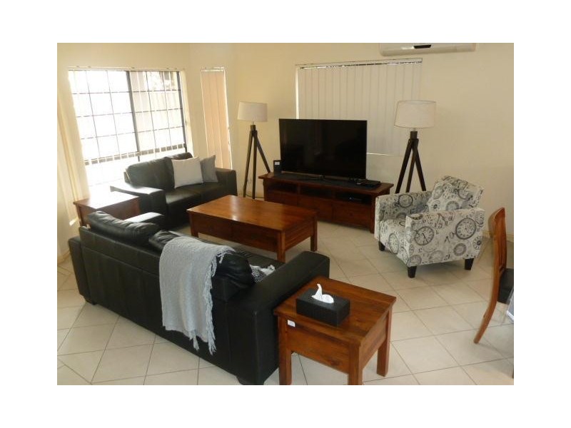 304 Waterloo Road, Greenacre NSW 2190