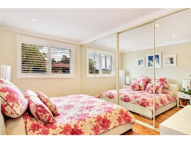 54 Denman Road, Georges Hall NSW 2198