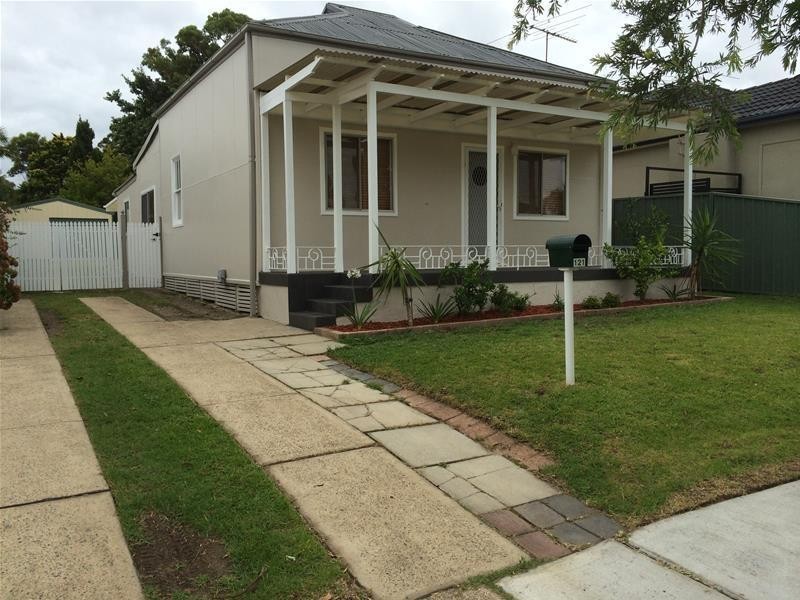 121 Lancaster Avenue, Punchbowl NSW 2196