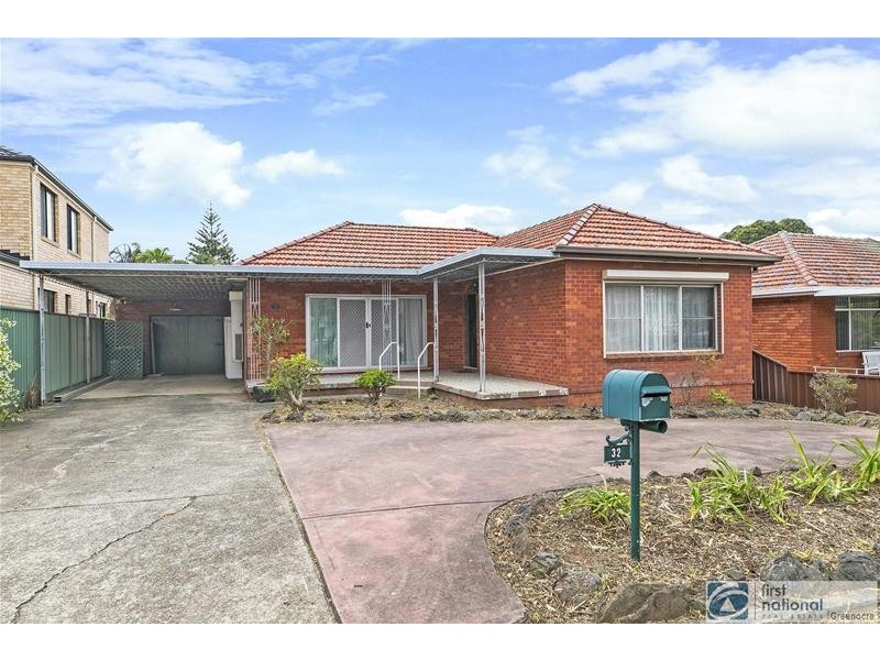 32 RIGA Avenue, Greenacre NSW 2190