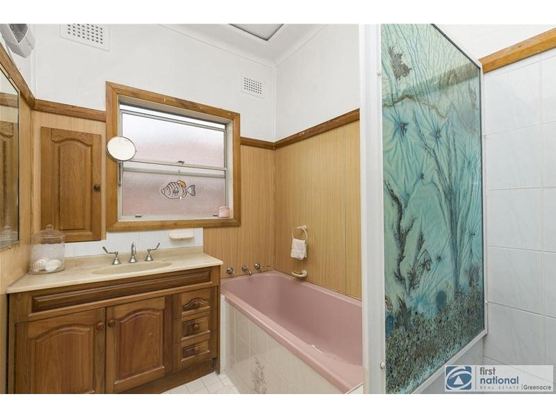 32 RIGA Avenue, Greenacre NSW 2190