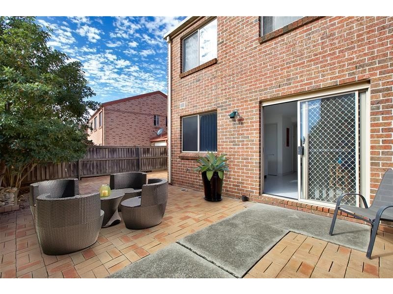 10 Sugarwood Grove, Greenacre NSW 2190