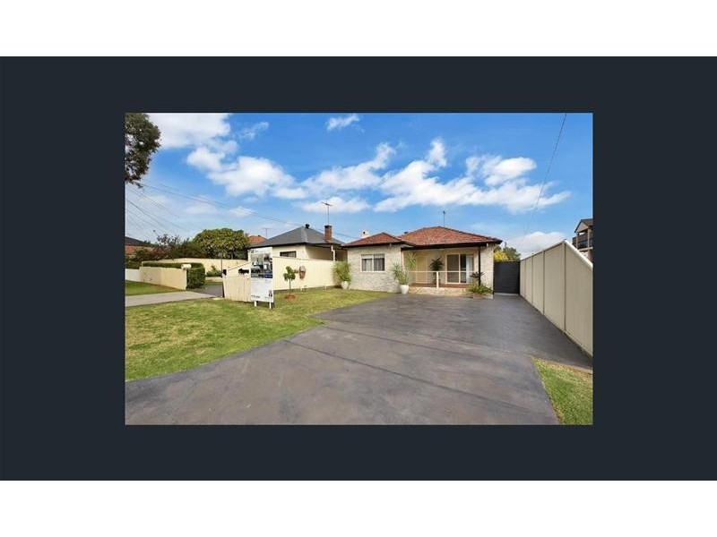 1 Glover Street, Greenacre NSW 2190