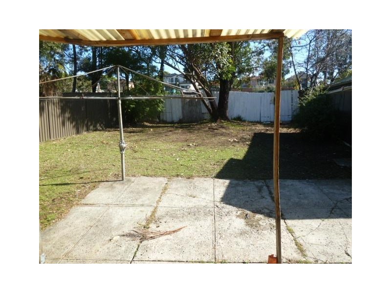 4 Rea Street, Greenacre NSW 2190