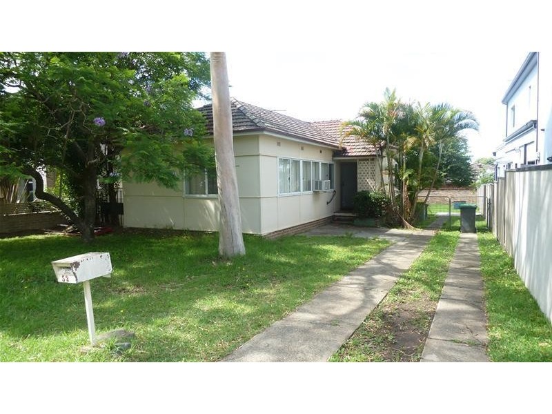 52 Napoleon Road, Greenacre NSW 2190