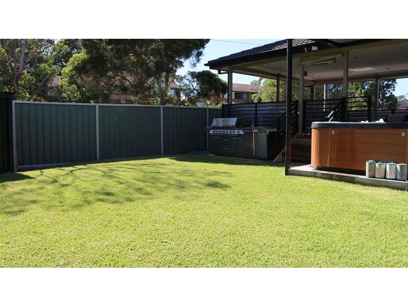 13 Altona Place, Greenacre NSW 2190