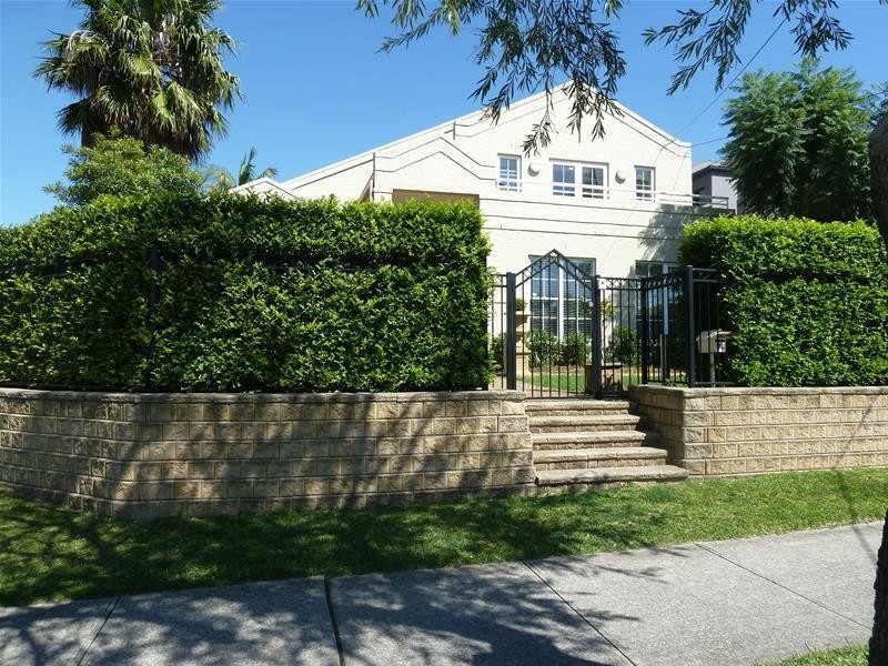 102 Macquarie Street, Greenacre NSW 2190