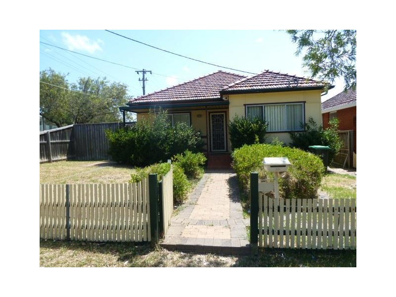 118 Hillcrest Avenue, Greenacre NSW 2190