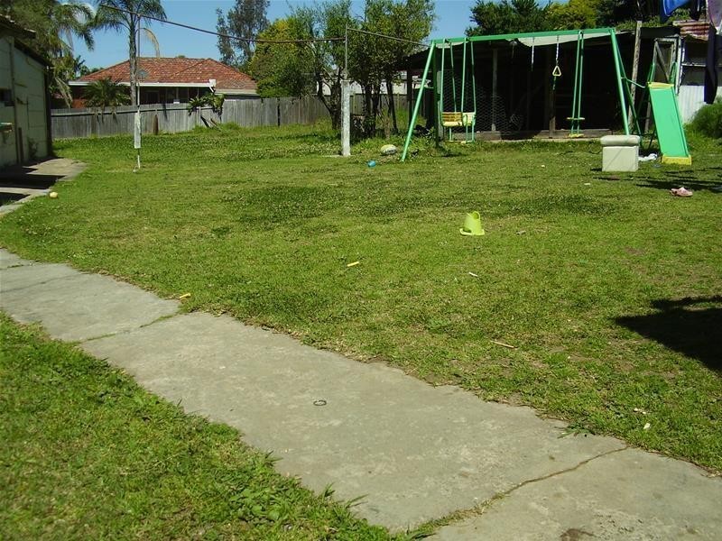 22 Greenacre Road, Greenacre NSW 2190