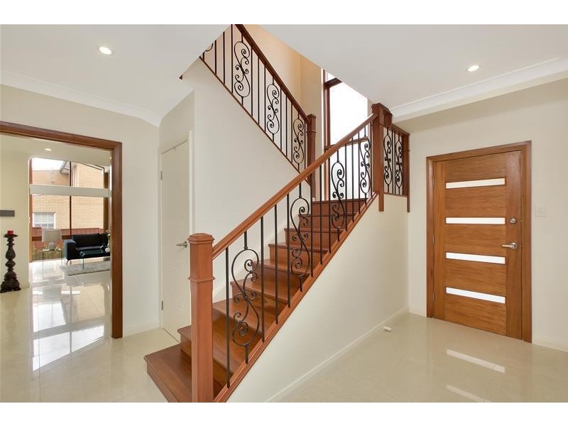 5 Belford Place, Greenacre NSW 2190