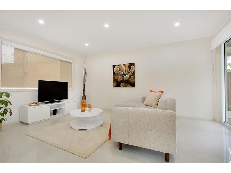 5 Belford Place, Greenacre NSW 2190