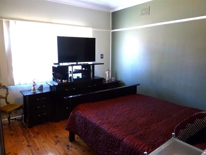 19 Daphne Avenue, Bankstown NSW 2200